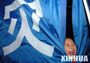 6��ĳ�����������ǰ��ˣ