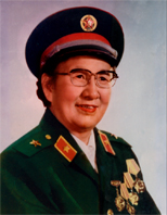 <br>&nbsp;&nbsp;&nbsp;&nbsp;&nbsp;&nbsp;���㷼��Ů�����壬�漮������̶��1917��3�³�����1949��8�²μӸ���������1978��9�¼����й���������1995��12������Ϊרҵ����һ����2002��9�½���Ϊ��ְ�ؼ���2007��7��9��������������91�ꡣ��������������һ½��ҽԺ�߼���ʿѧУУ�������ݾ�����ҽԺ���軤ʿѧУУ�������ݾ�����ҽѧУ��У�������ݾ�����ҽԺר�����Ա��ȫ������רҵ���鳤��ȫ������רҵίԱ����ʡ��л�����ѧ�ḱ�᳤��ְ��רҵ����һ������ְ�ؼ���<br>&nbsp;&nbsp;&nbsp;&nbsp;&nbsp;&nbsp;1997���ٻ��36�조�϶�������������Ҿ���λ������ٵ�ҽ����Ա�����ܵ���ë�󶫡���Сƽ��������ȵ��͹����쵼�˵����нӼ���